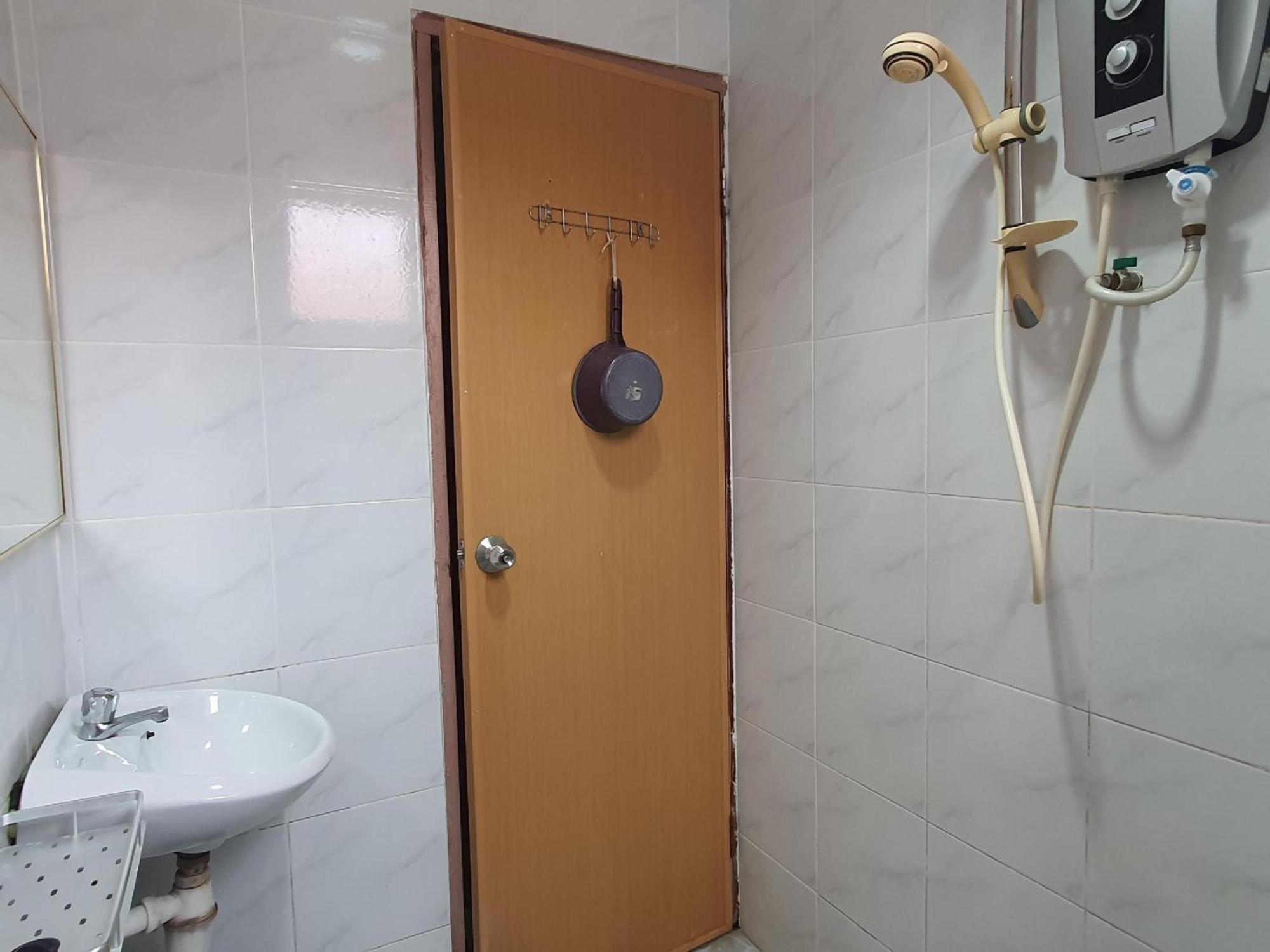 Oyo 90964 Melody 88 Inn Miri Zewnętrze zdjęcie