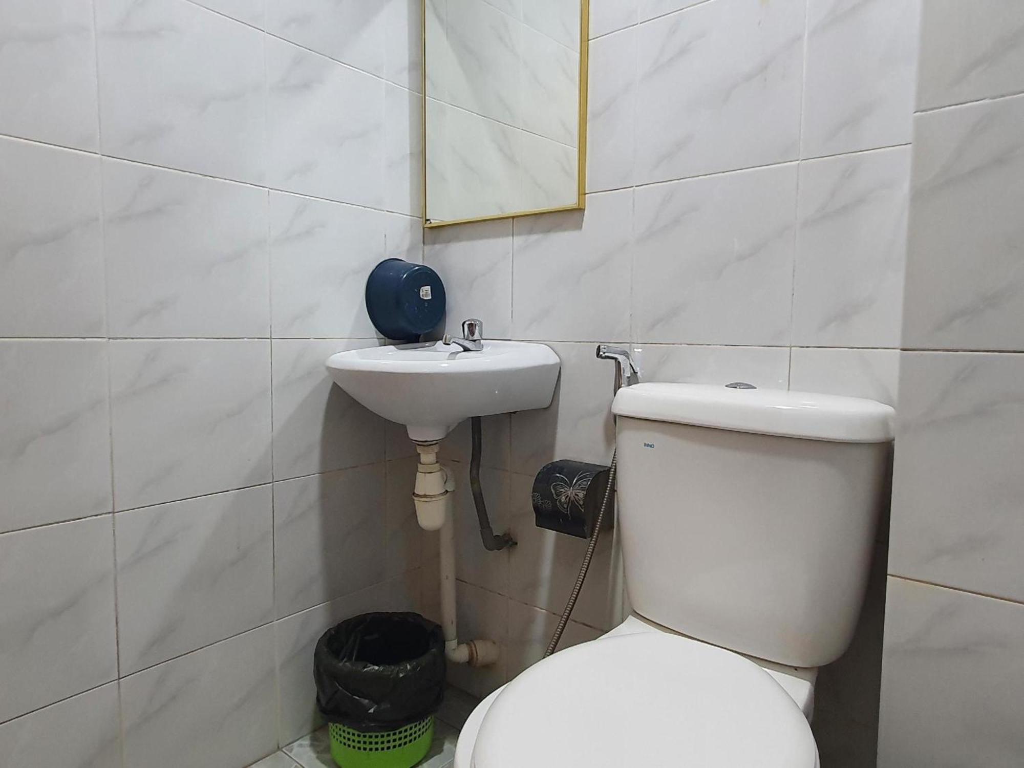 Oyo 90964 Melody 88 Inn Miri Zewnętrze zdjęcie