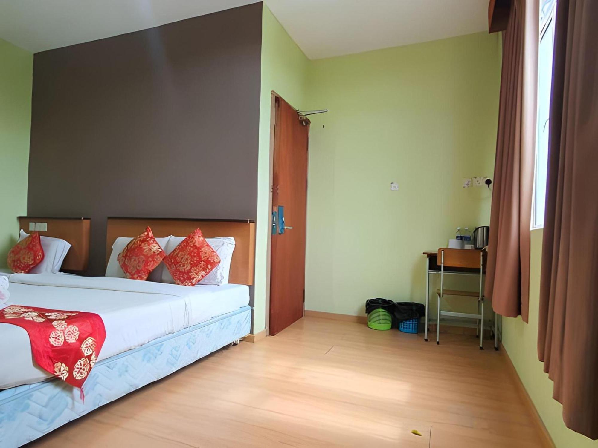 Oyo 90964 Melody 88 Inn Miri Zewnętrze zdjęcie