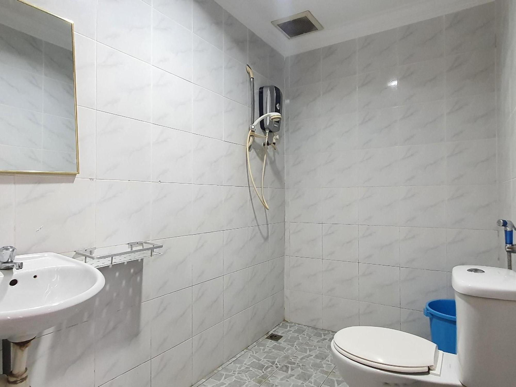 Oyo 90964 Melody 88 Inn Miri Zewnętrze zdjęcie