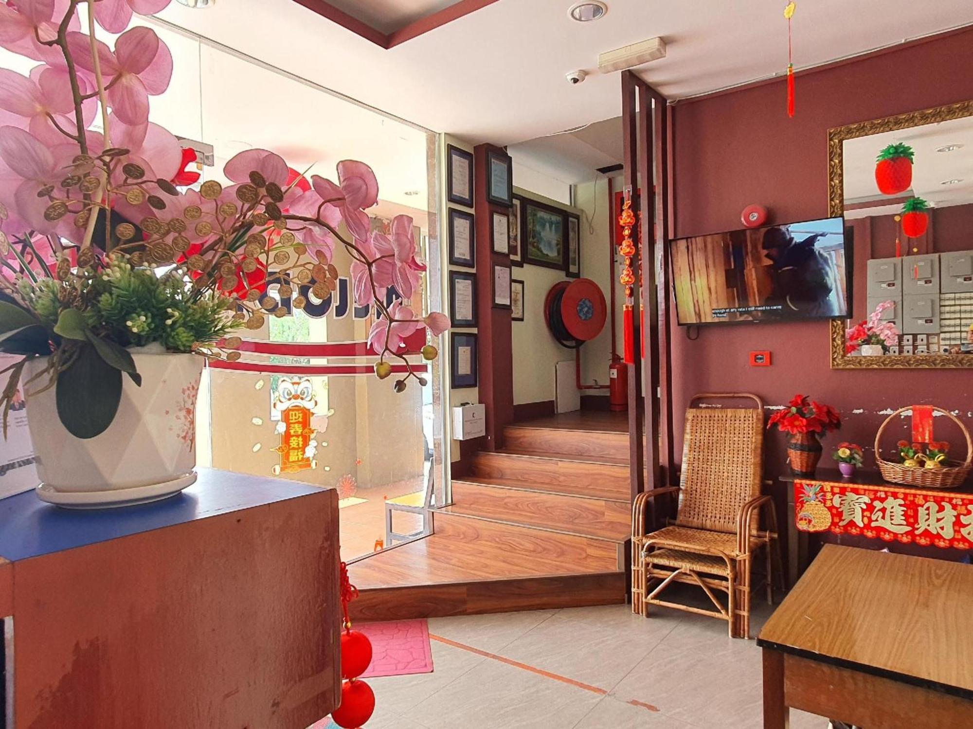 Oyo 90964 Melody 88 Inn Miri Zewnętrze zdjęcie