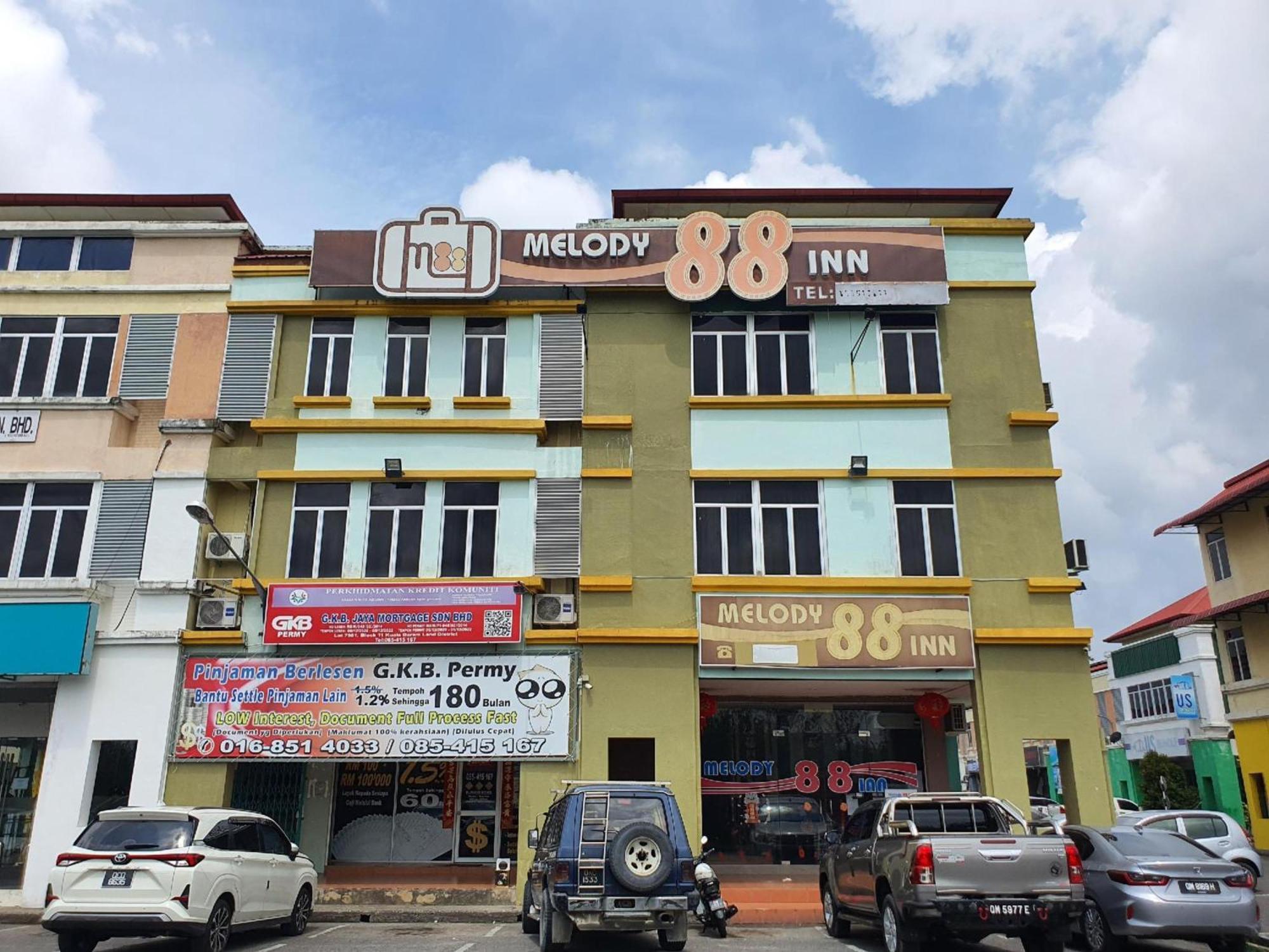 Oyo 90964 Melody 88 Inn Miri Zewnętrze zdjęcie