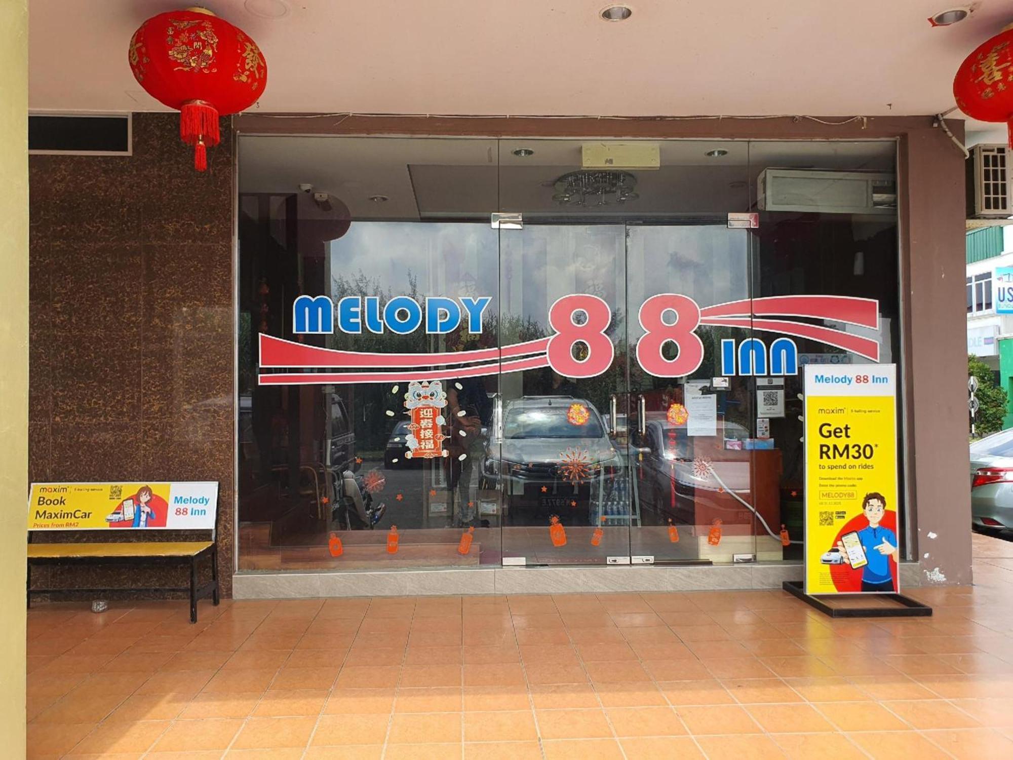 Oyo 90964 Melody 88 Inn Miri Zewnętrze zdjęcie